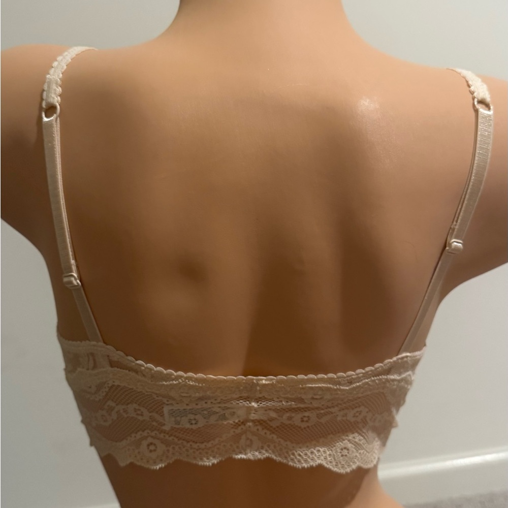Wacoal d.tempt’d Cream Lace wireless Bralette - Picture 3 of 11